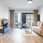 Global Apartment *